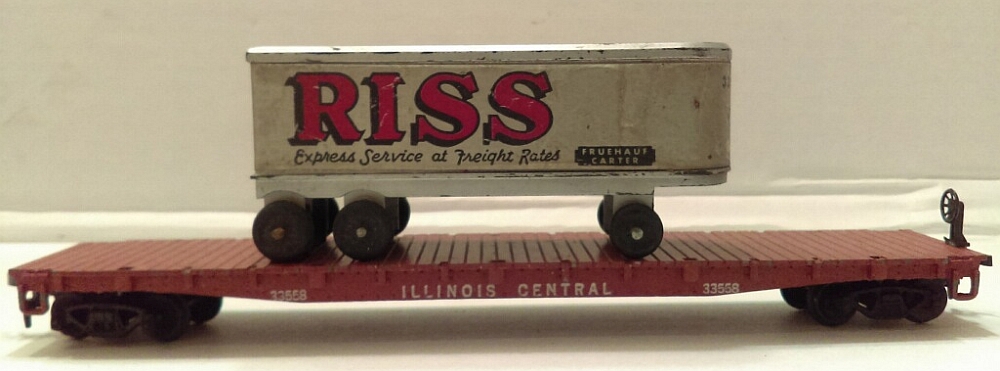 Riss Trailer on 33558